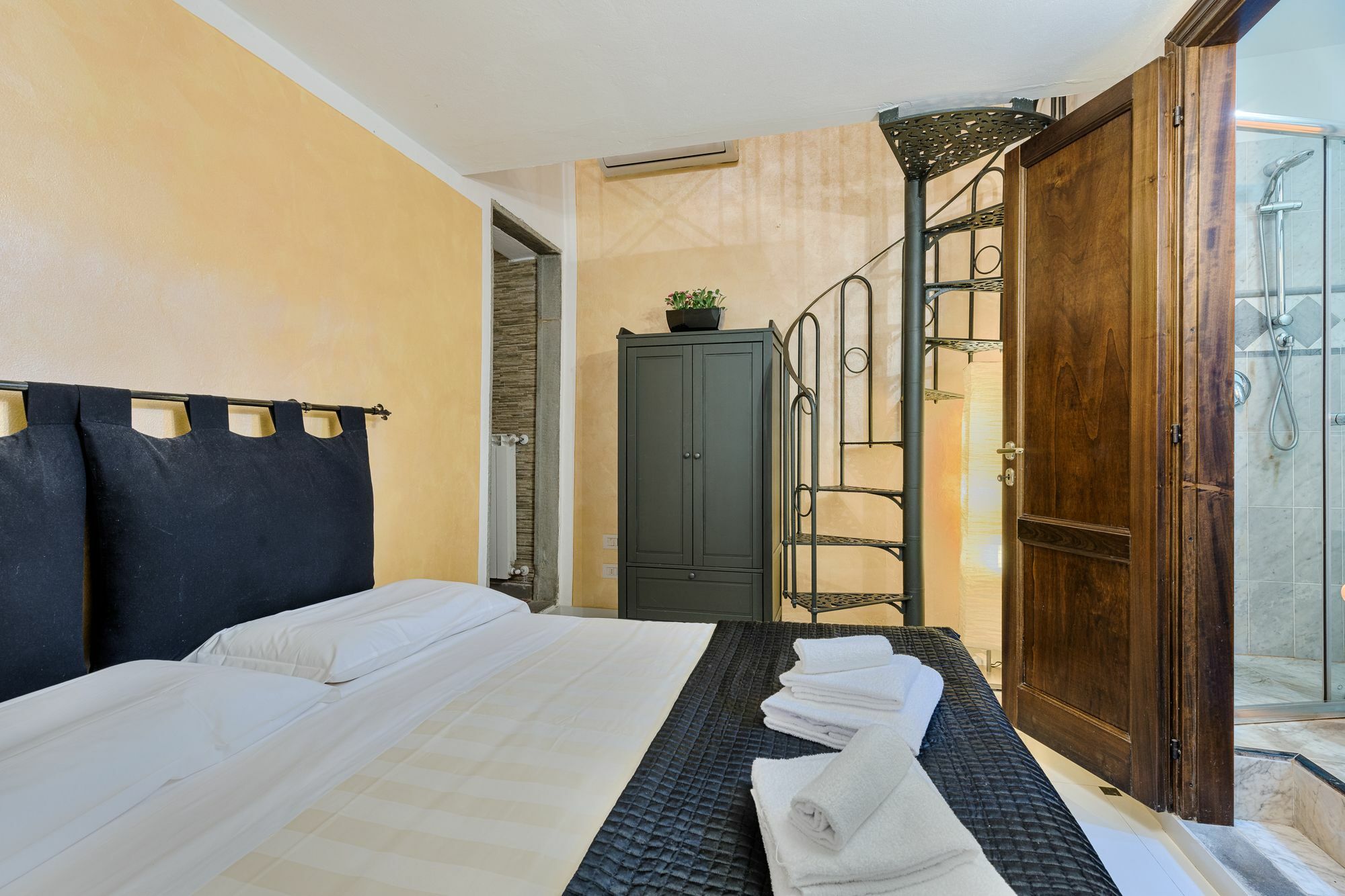 Ferienwohnung Santo Spirito Frescos By Mmega Florenz Exterior foto